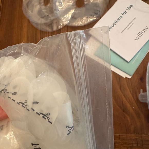 • Willow 3.0 • 3rd generation portable pump 24mm reusable containers and 52 bags - Picture 5 of 13